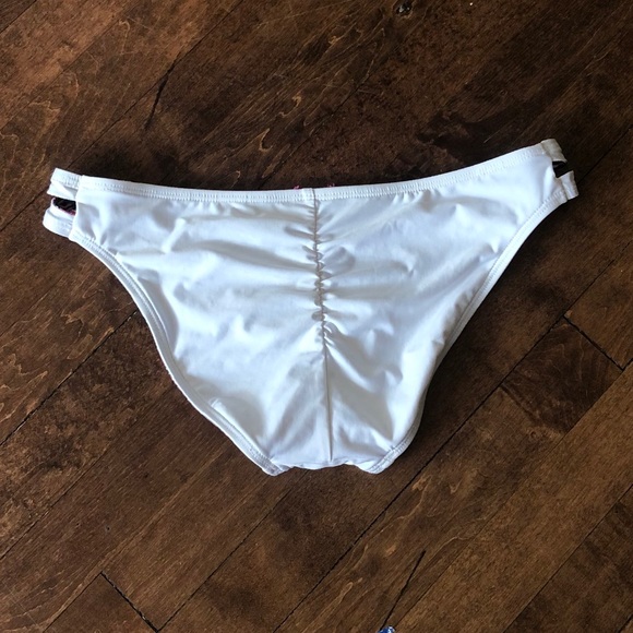 Reversible Patterned Bikini Bottoms - Picture 4 of 5